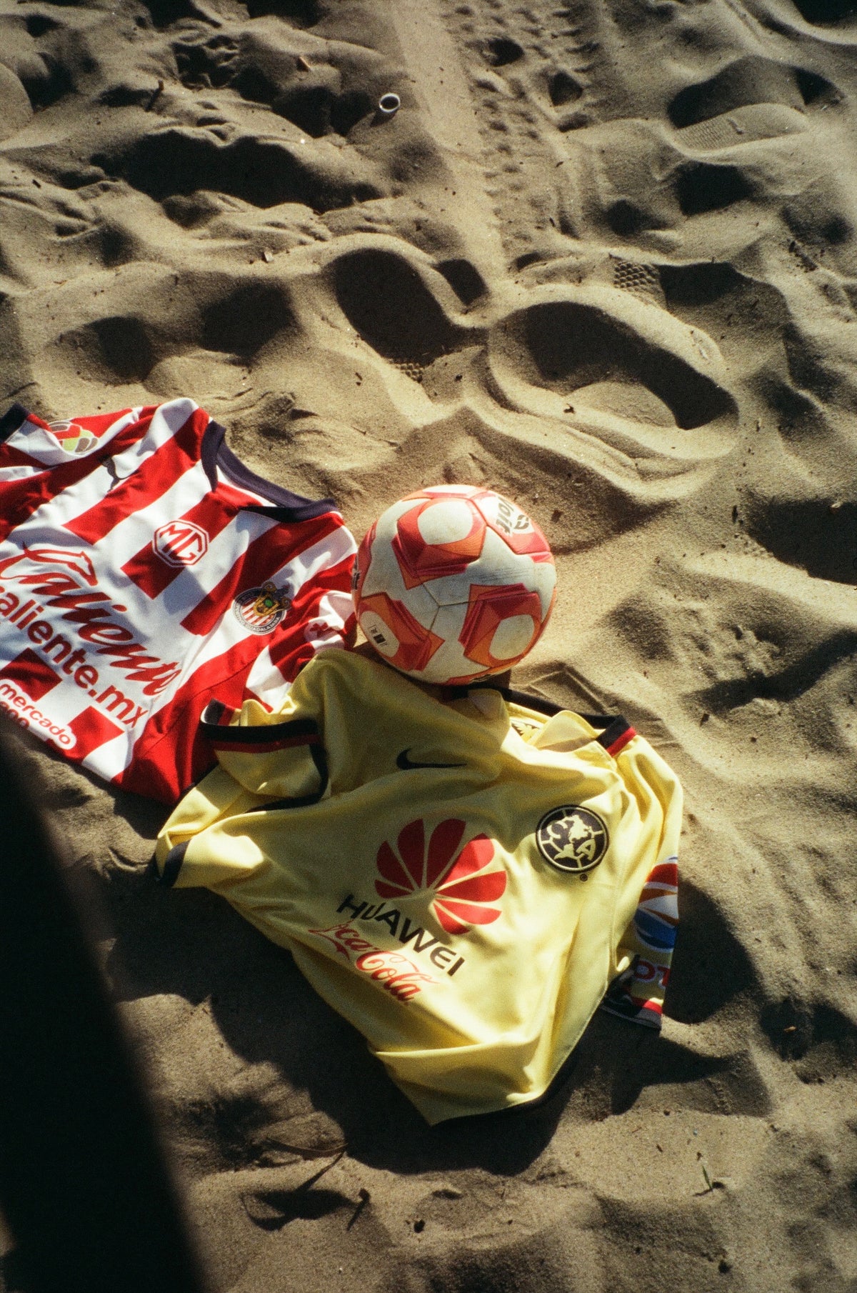 THE RIVALRY RETURNS !! CHIVAS VS AMERICA