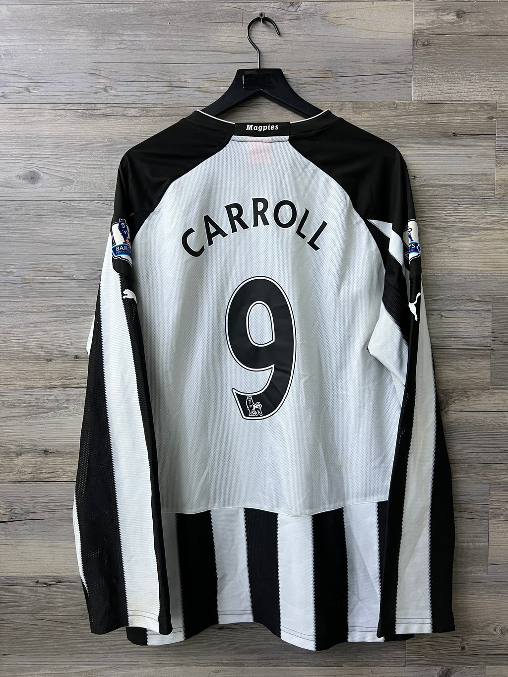 Puma Newcastle United 2010–11 Home Long-Sleeve Jersey – Andy Carroll #9