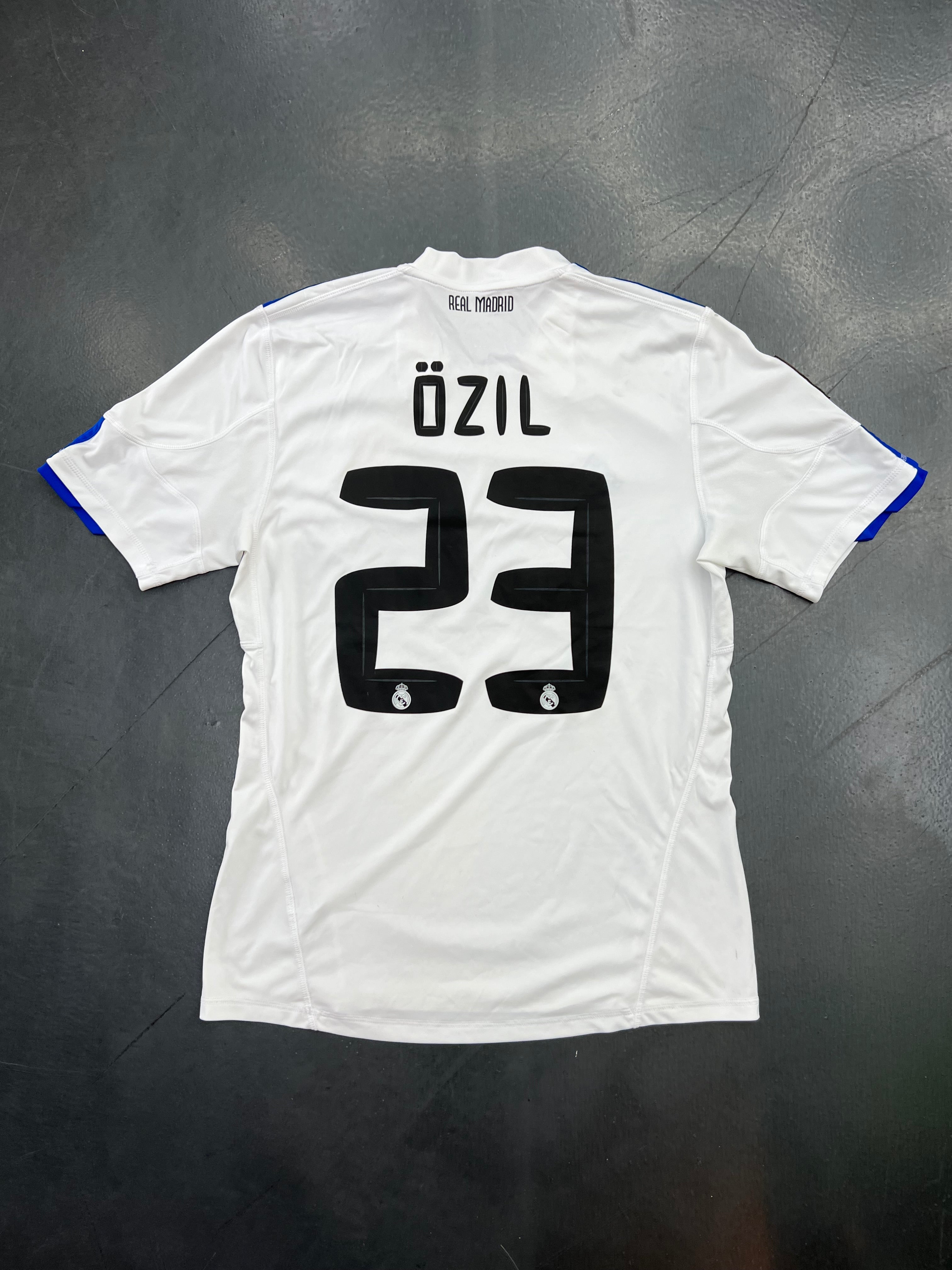Adidas Real Madrid 2010/11 Home Jersey – Mesut Özil #23