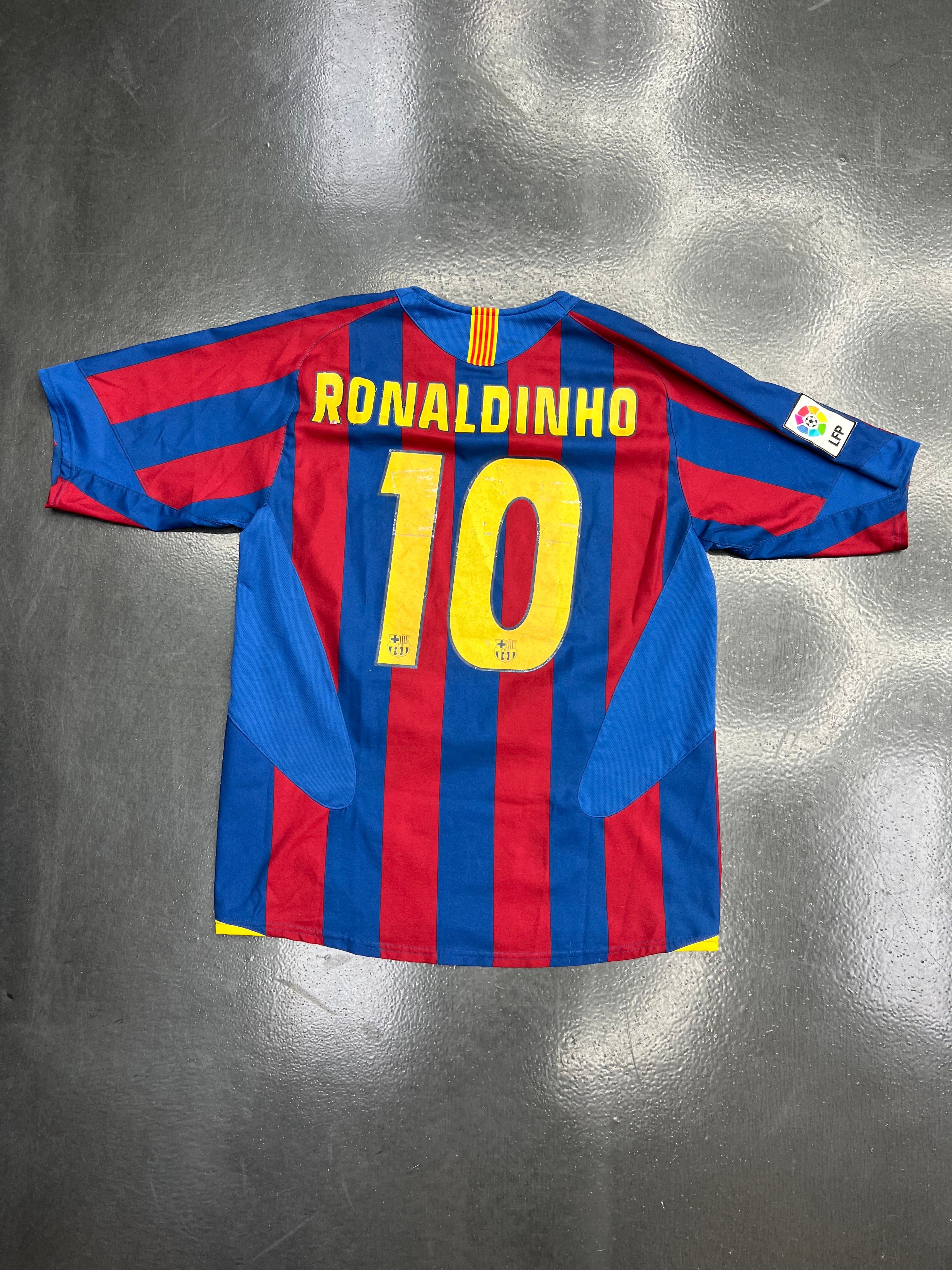 Nike 2005/06 FC Barcelona Home Jersey – Ronaldinho #10 (LFP Patch)