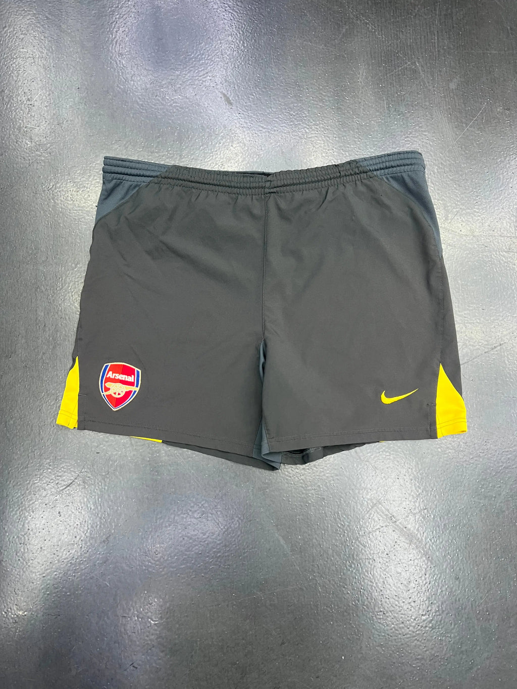 Nike Arsenal 2005–07 Away Shorts – Dark Grey / Yellow