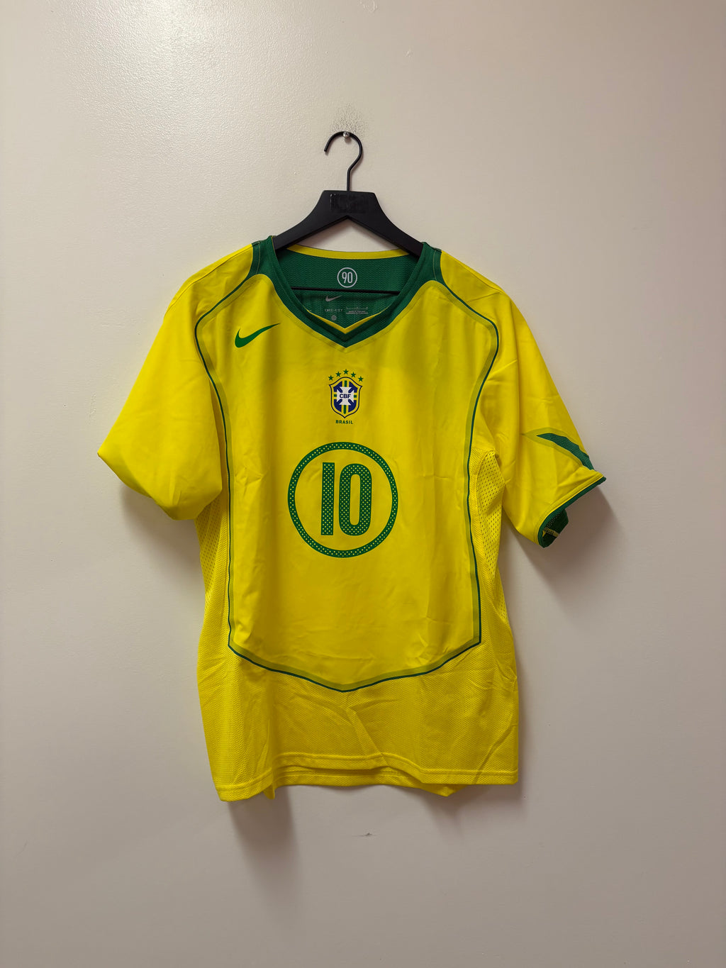 Nike Brazil 2004–06 Home Jersey – Ronaldinho #10