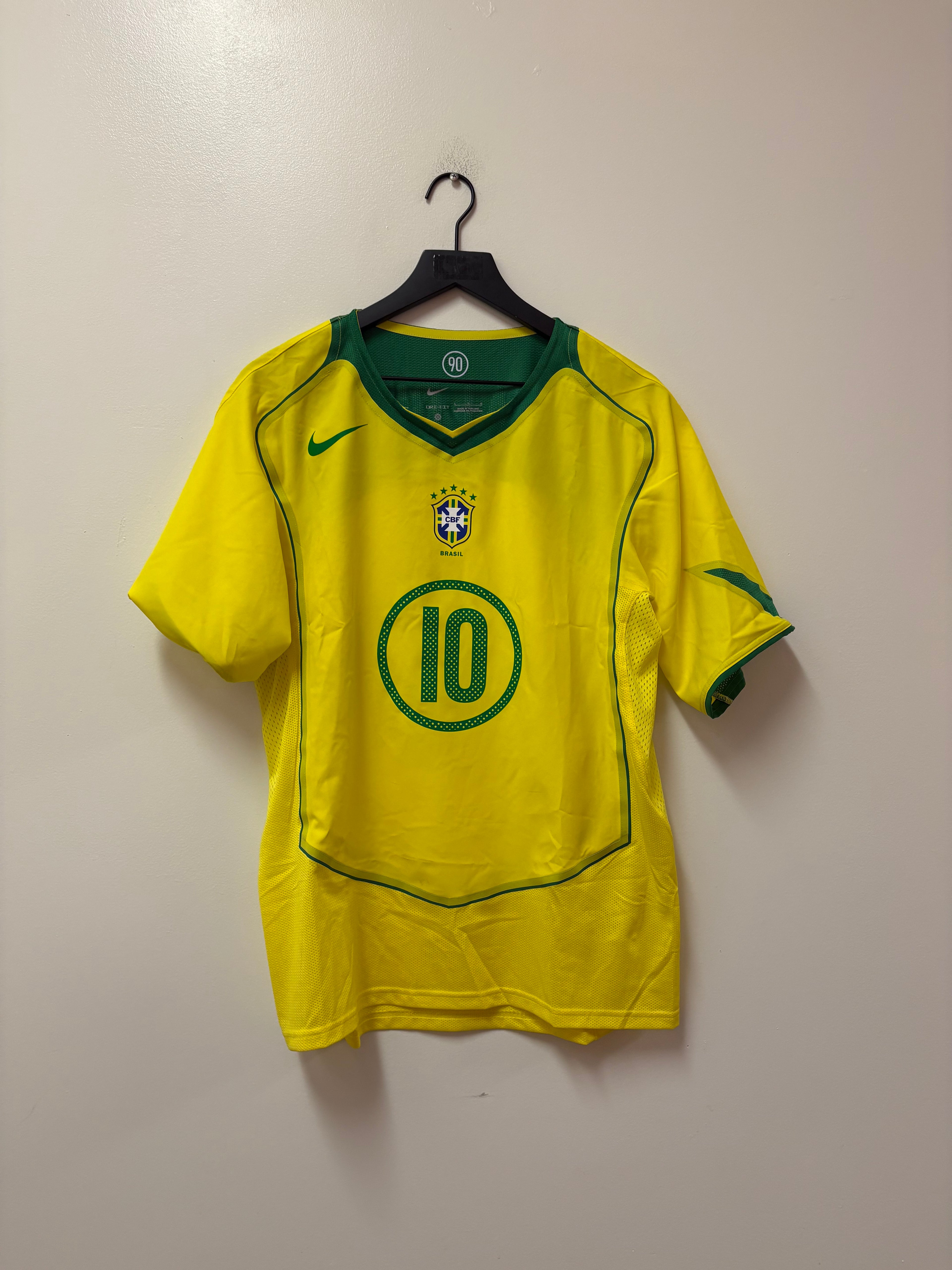 Nike Brazil 2004–06 Home Jersey – Ronaldinho #10