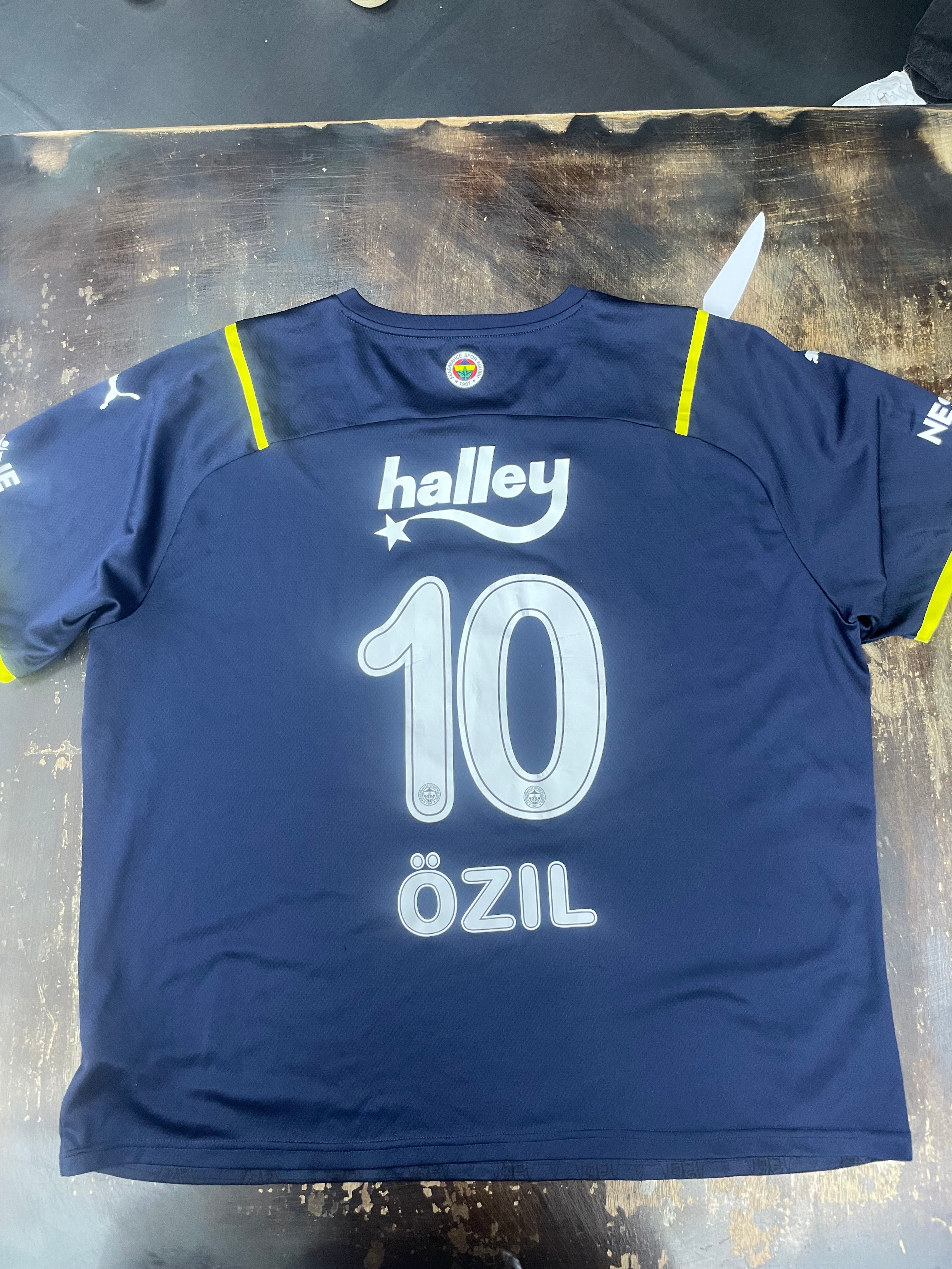 PUMA Fenerbahçe 2021/22 Third Jersey – Mesut Özil #10