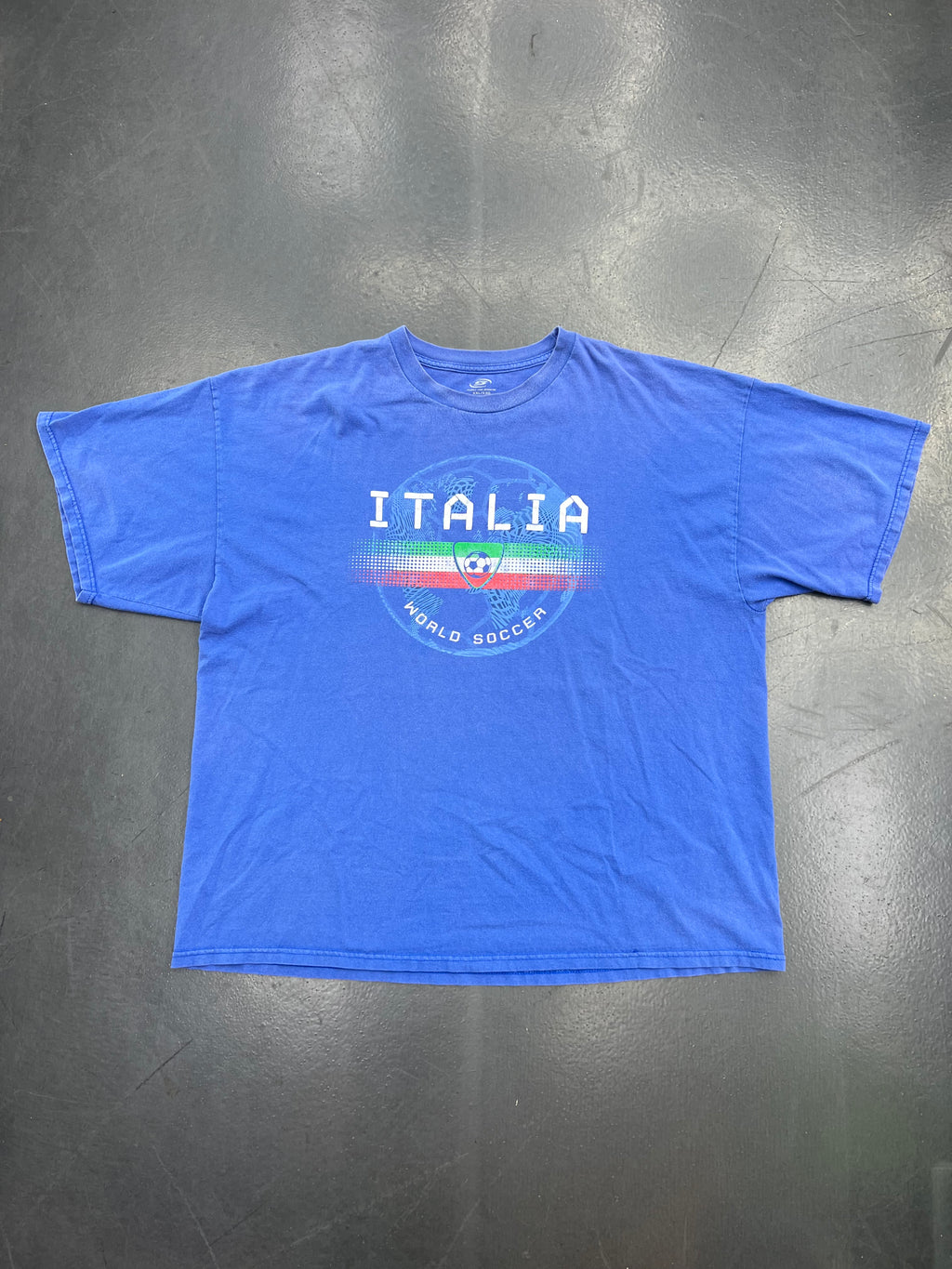 Rare 2004 Vintage Italia World Soccer Graphic Tee