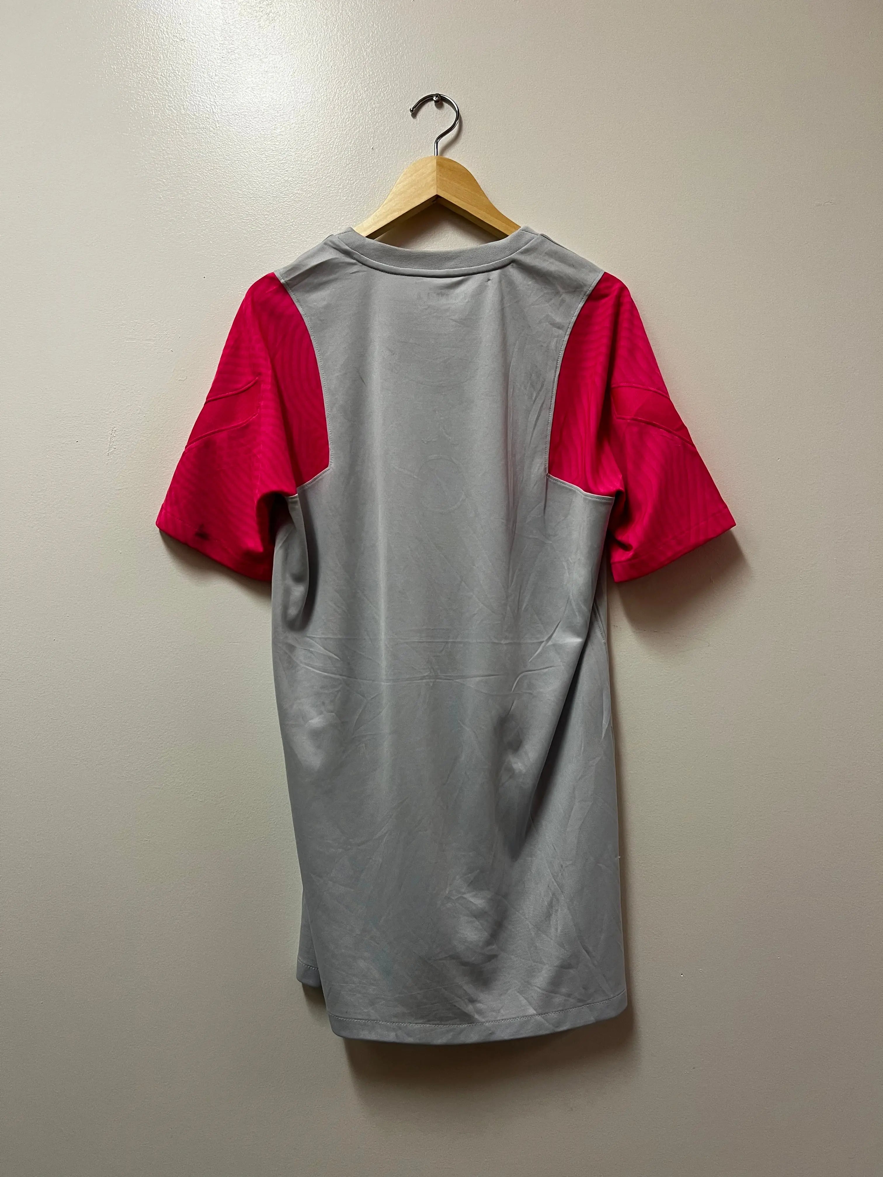 Nike Paris Saint-Germain 2021-22 Jordan Training Jersey STA Apparel
