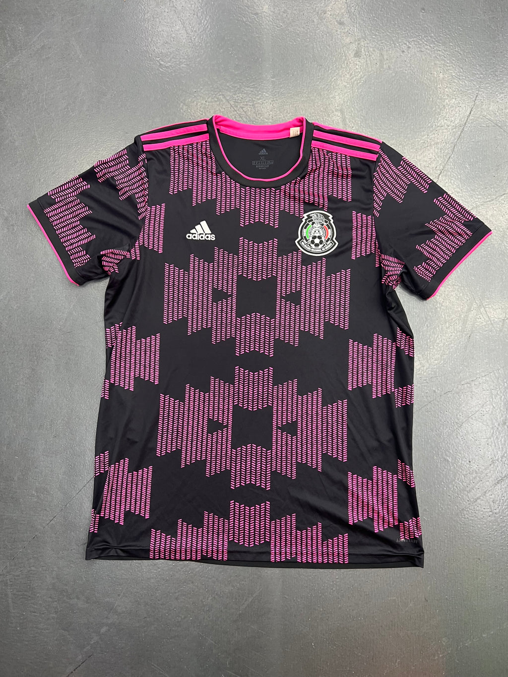 Adidas Mexico 2021/22 Away Jersey (Black/Pink)