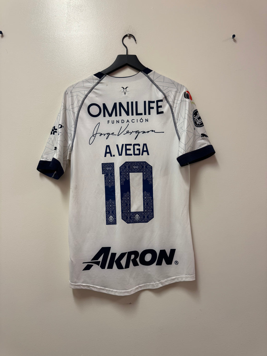 Puma Chivas 2022-23 Away Jersey- A. Vega #10