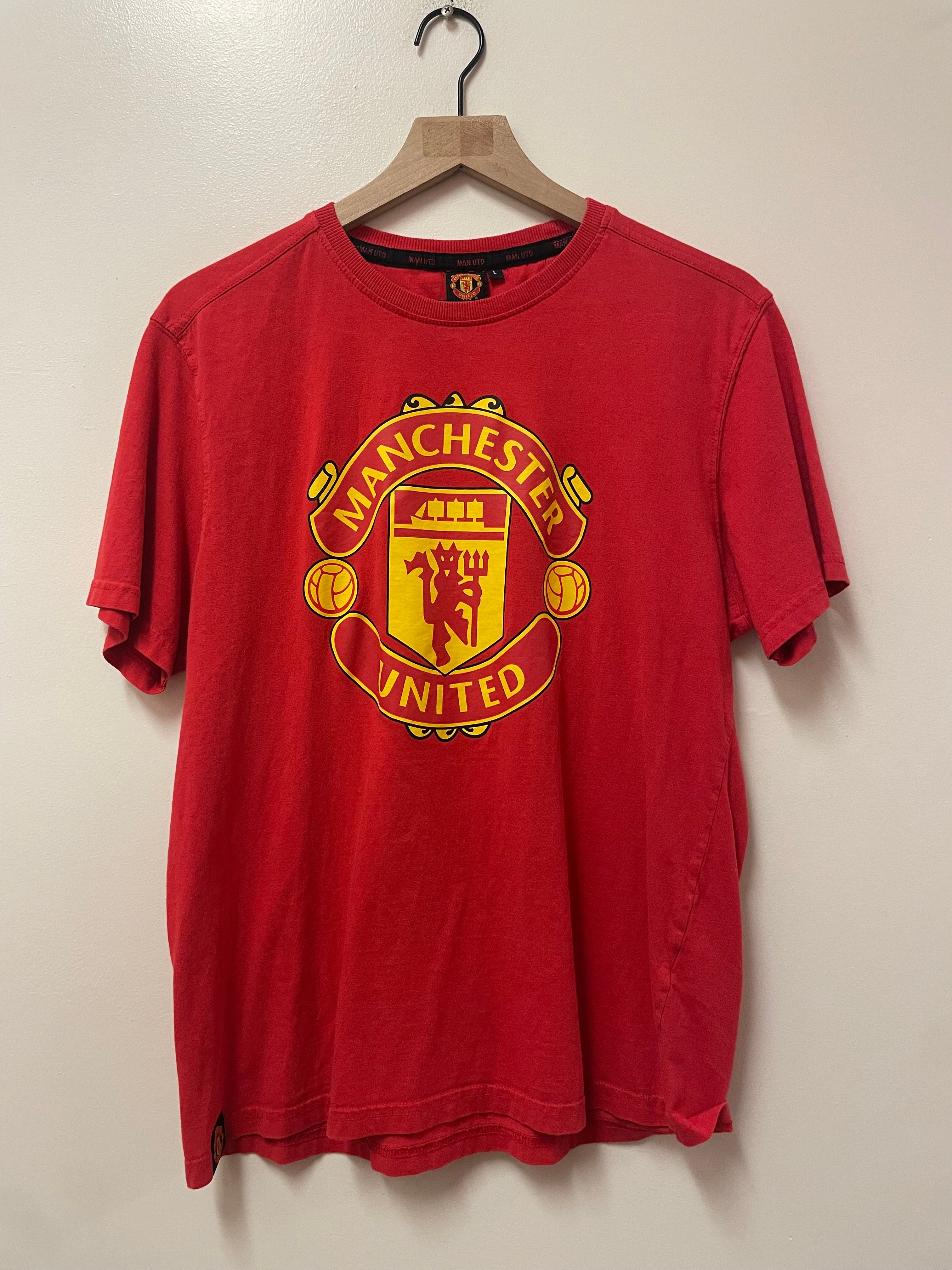Manchester United Crest Graphic T-Shirt
