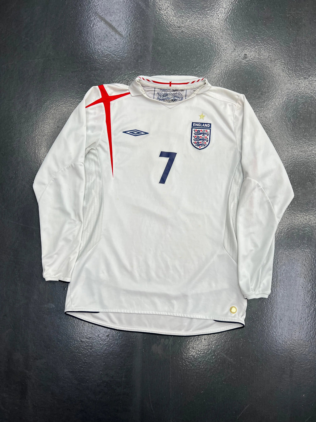 Umbro England 2006 Long Sleeve Away Jersey – David Beckham #7 STA Apparel