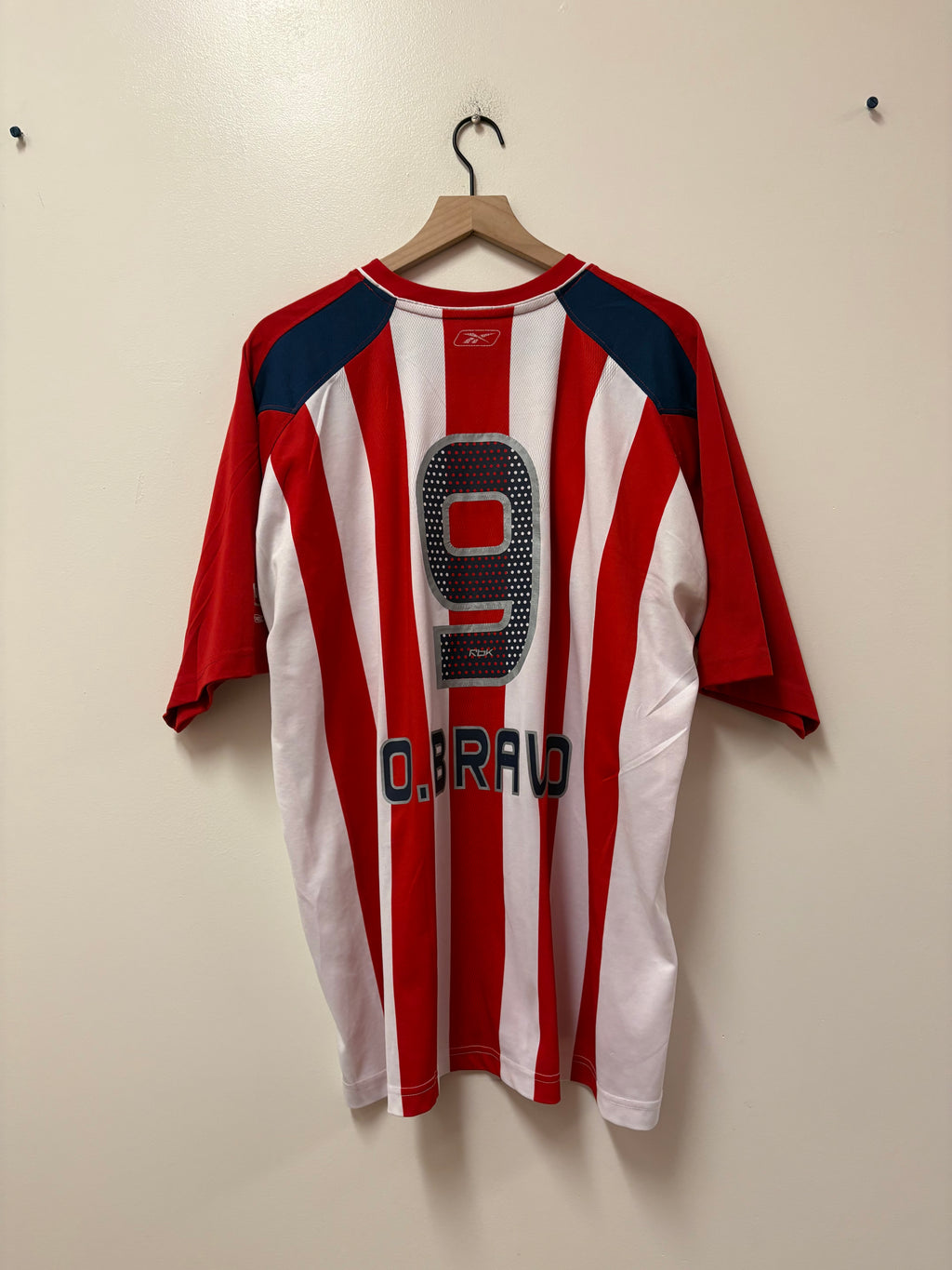 Reebok Club Deportivo Guadalajara 2006–2007 Home Jersey – Omar Bravo #9