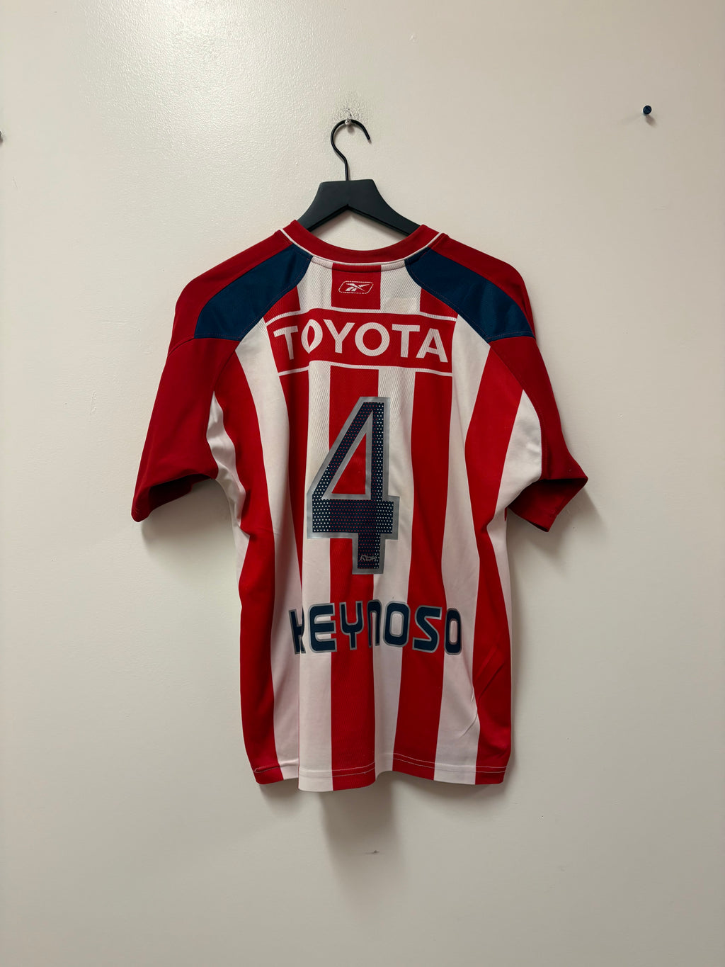 Reebok Chivas 2006-07 Home Jersey- H.Reynoso #4