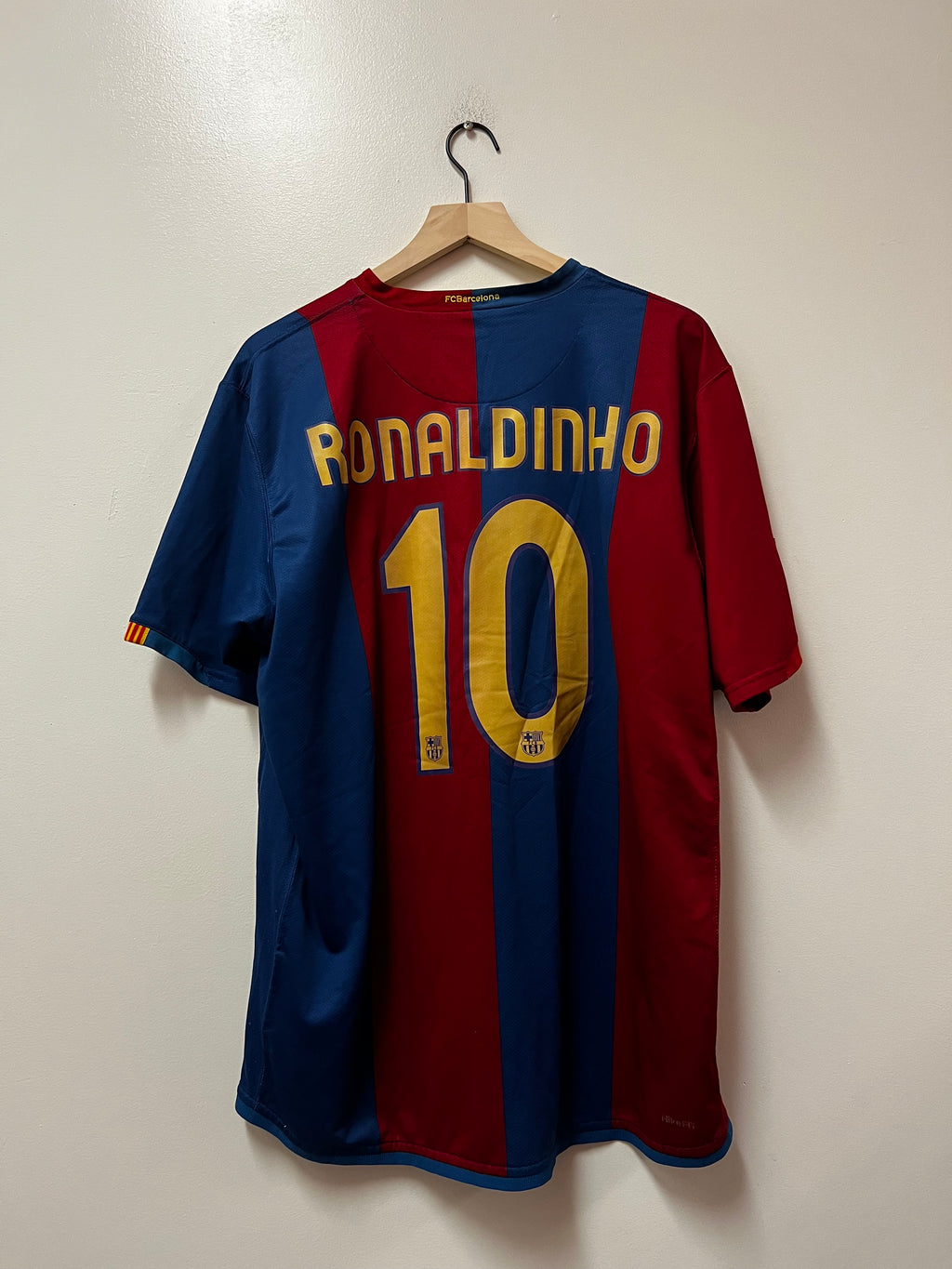 Nike FC Barcelona 2006-07 Home Jersey – Ronaldinho #10
