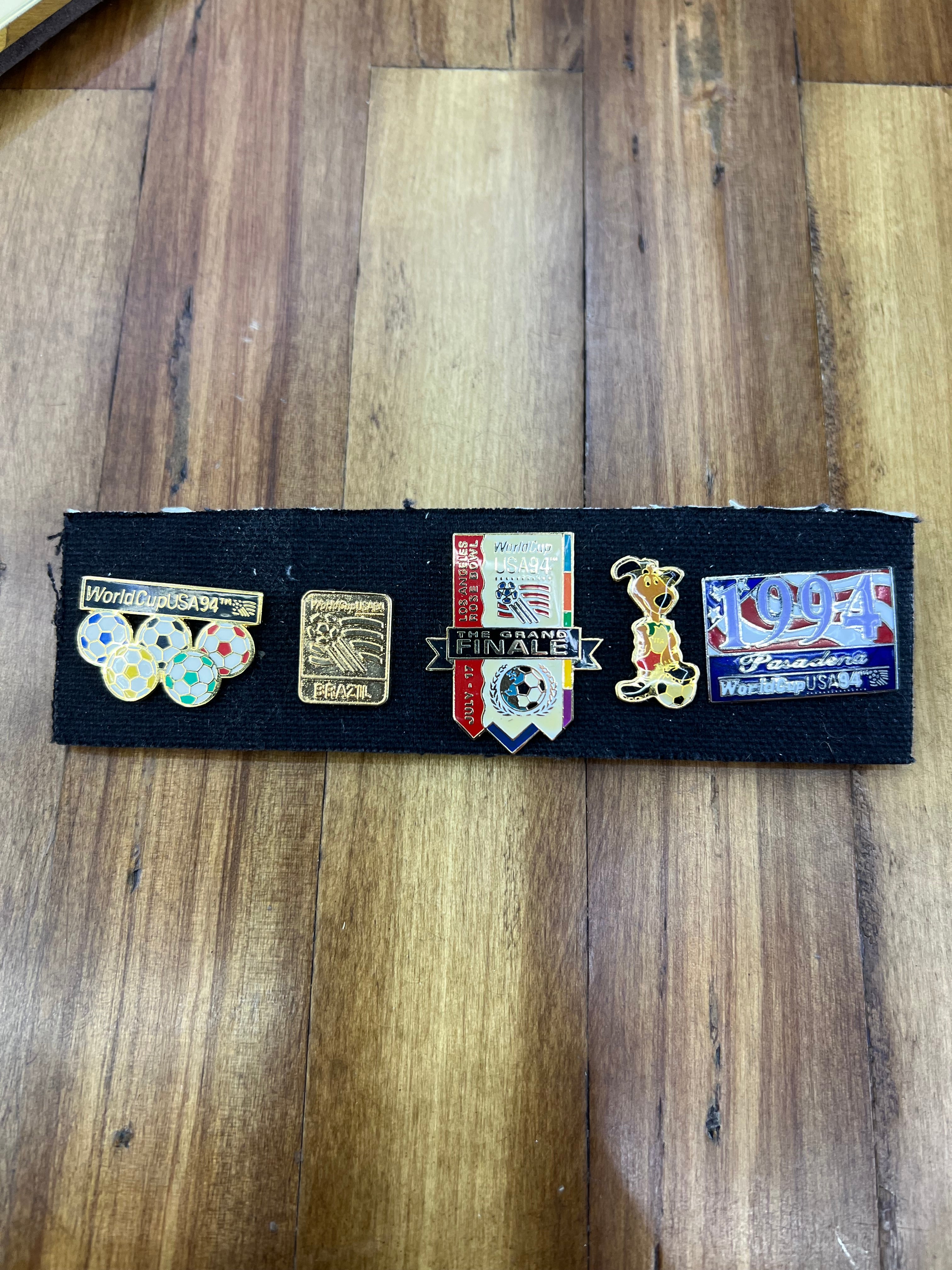 FIFA World Cup USA 1994 Pin Collection Set – 5 Official Vintage Pins with Display Case