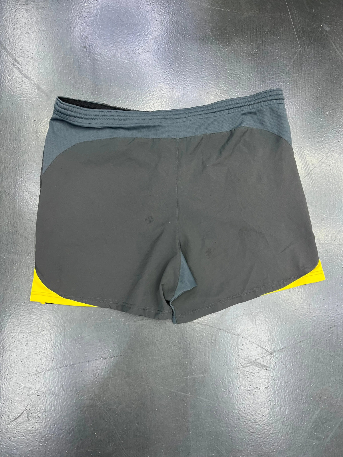Nike Arsenal 2005–07 Away Shorts – Dark Grey / Yellow