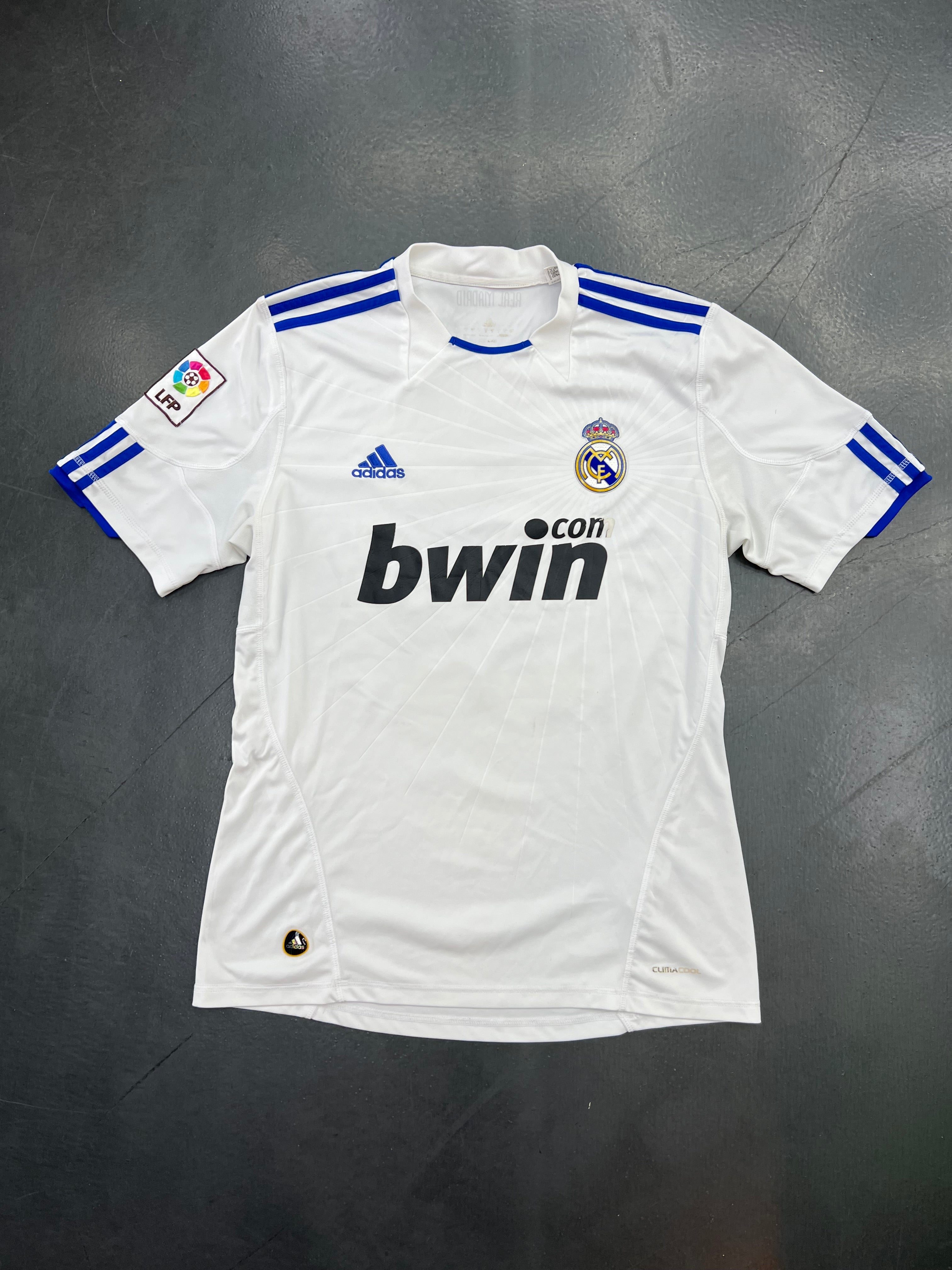 Adidas Real Madrid 2010/11 Home Jersey – Mesut Özil #23