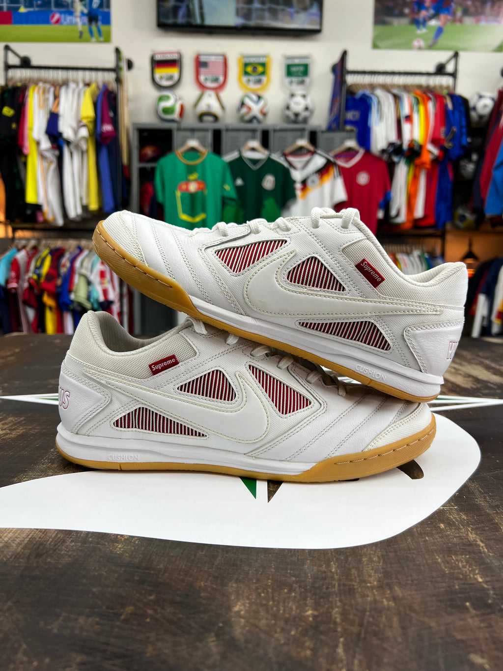 Nike SB Gato x Supreme