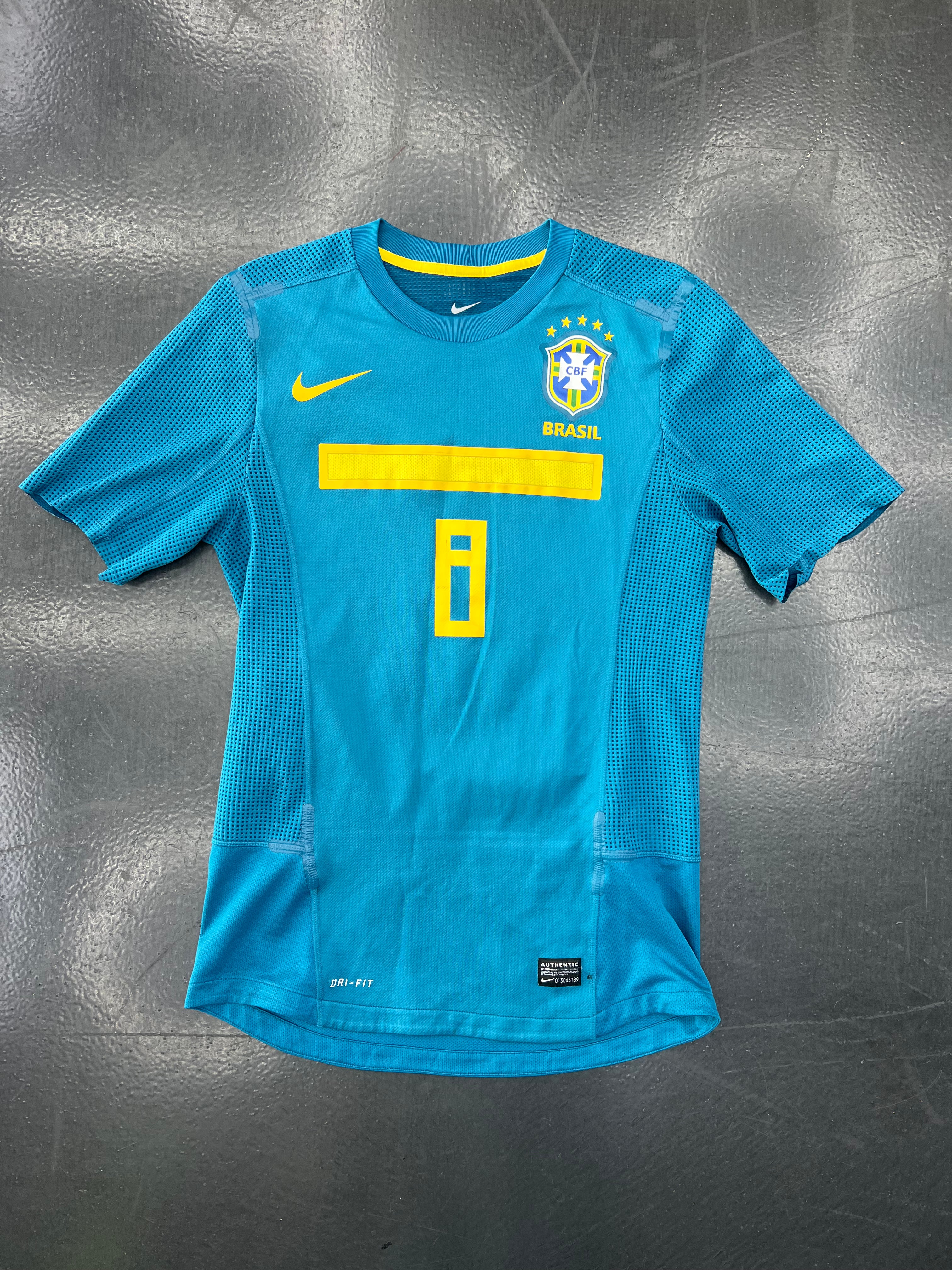 Nike Brazil 2011 Copa América Away Jersey – Kaká #8