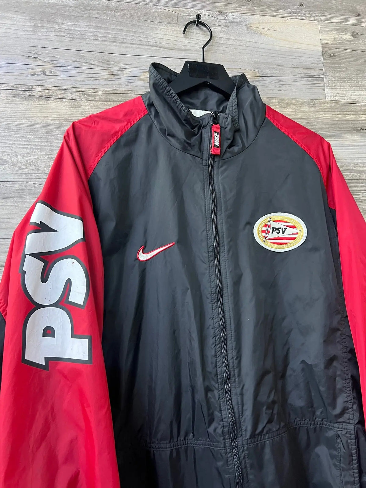 Nike PSV Eindhoven 1997/98 Windbreaker – Black/Red — detail