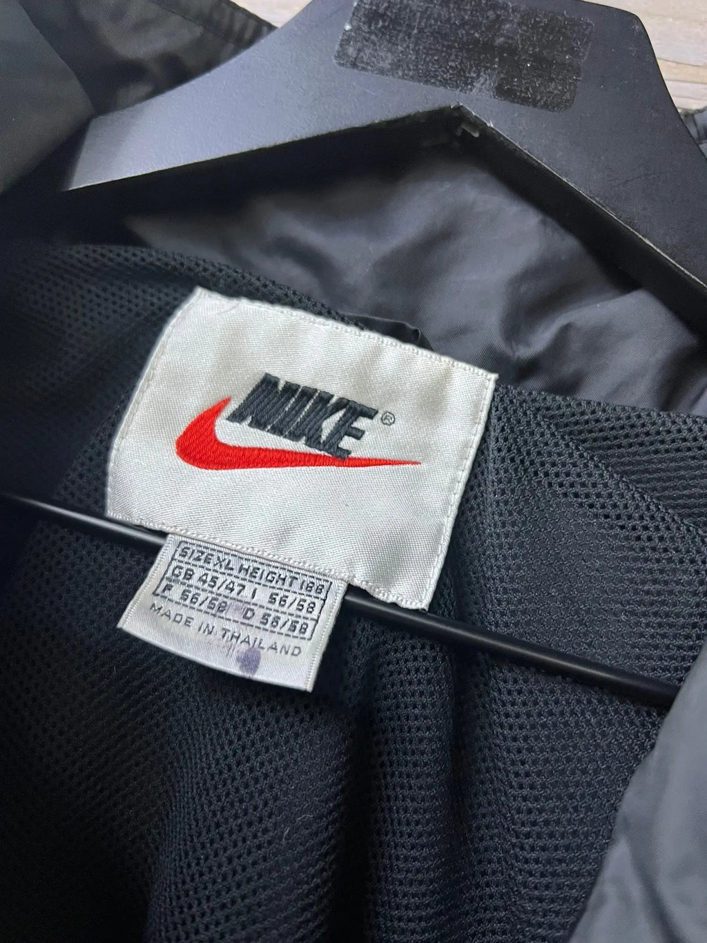 Nike PSV Eindhoven 1997/98 Windbreaker – Black/Red — detail
