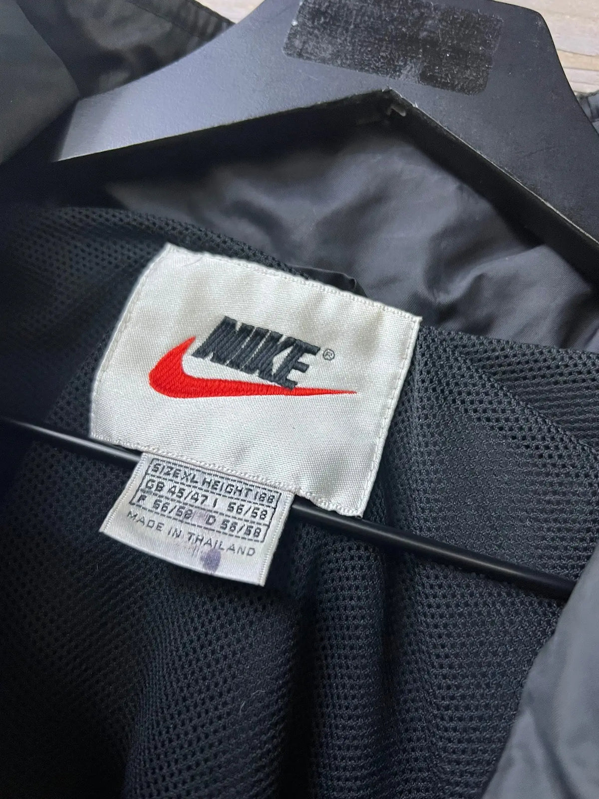 Nike PSV Eindhoven 1997/98 Windbreaker – Black/Red — detail