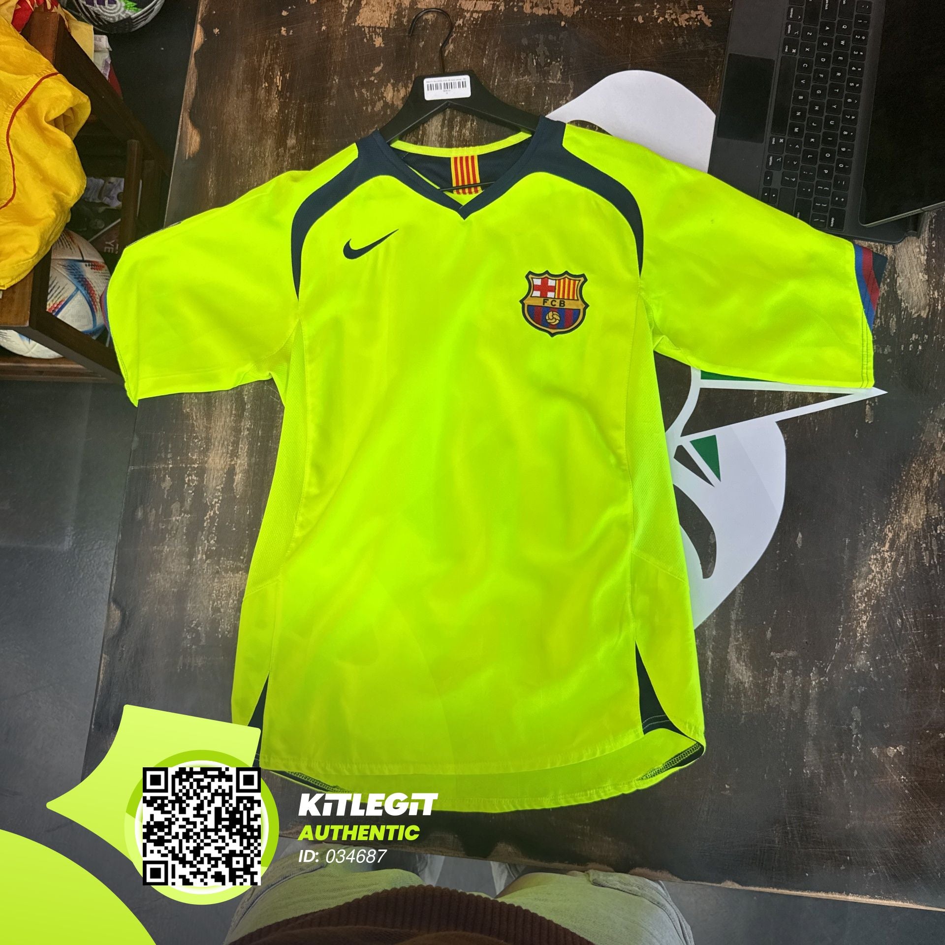 Nike FC Barcelona 2005–06 Away Jersey – Ronaldinho #10