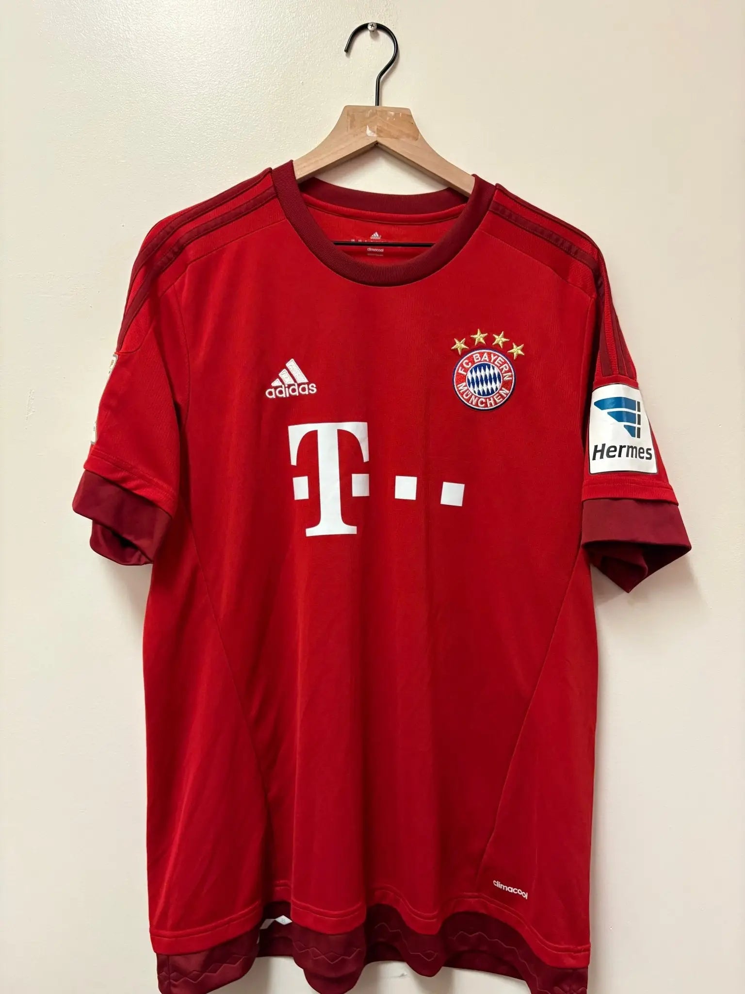 Adidas Bayern Munich 2015–16 Home Jersey — Robben 10 - STA Apparel - Bayern Munich