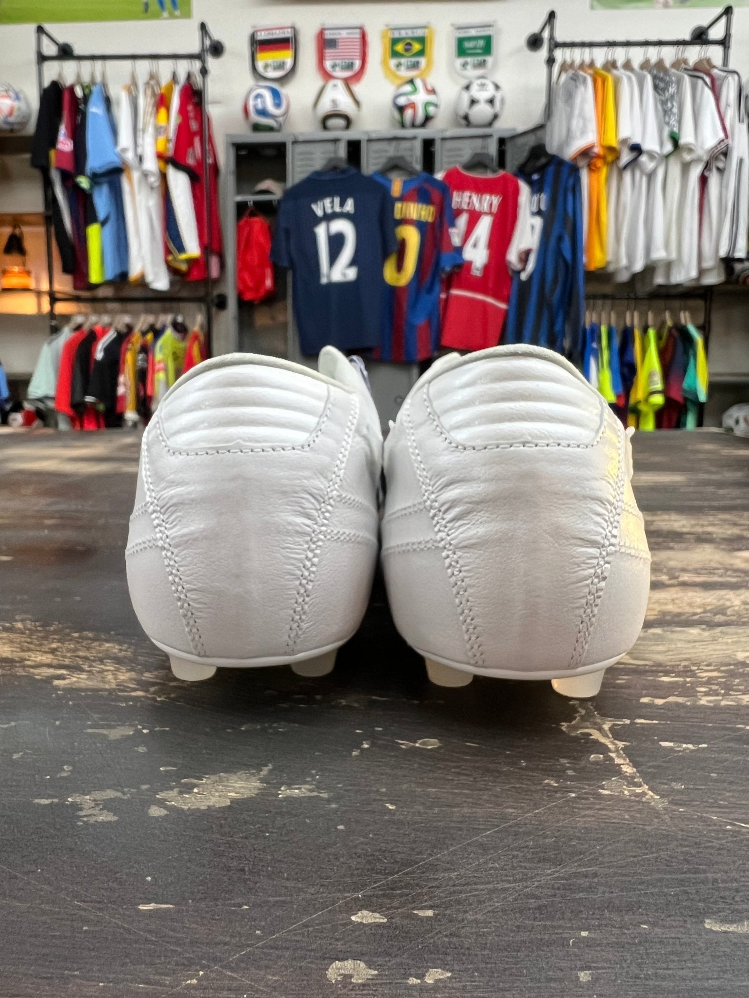 Mizuno Morelia UL Japan 40th Anniversary – Triple White/Gold - STA Apparel - Mizuno