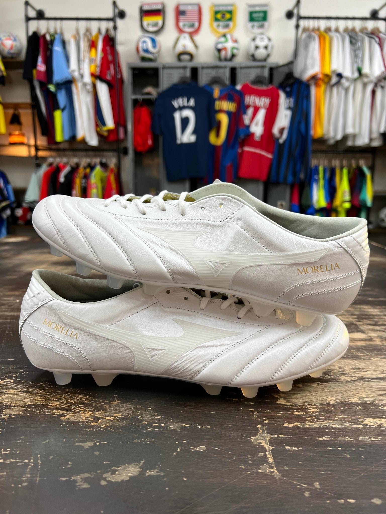 Mizuno Morelia UL Japan 40th Anniversary – Triple White/Gold - STA Apparel - Mizuno