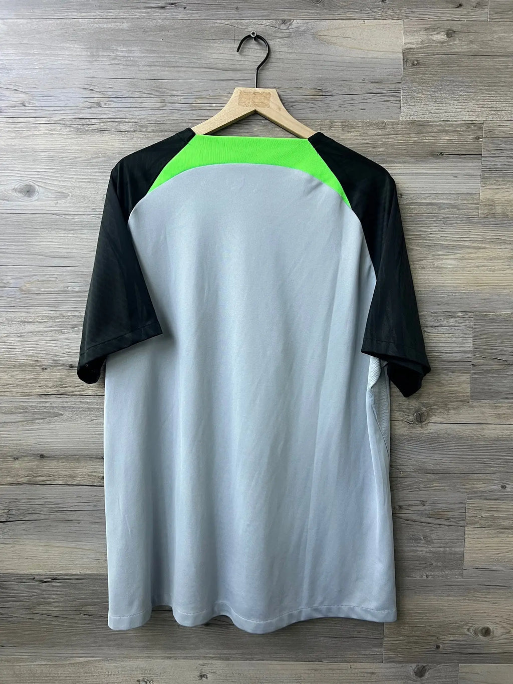 Nike Liverpool 2023/24 Strike Training Top back