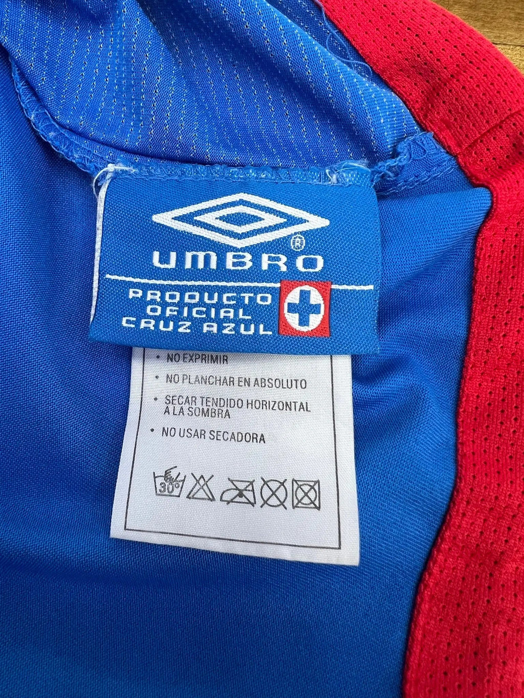 Umbro Cruz Azul 2004/05 Home Jersey – Blue/Red - STA Apparel - Cruz Azul